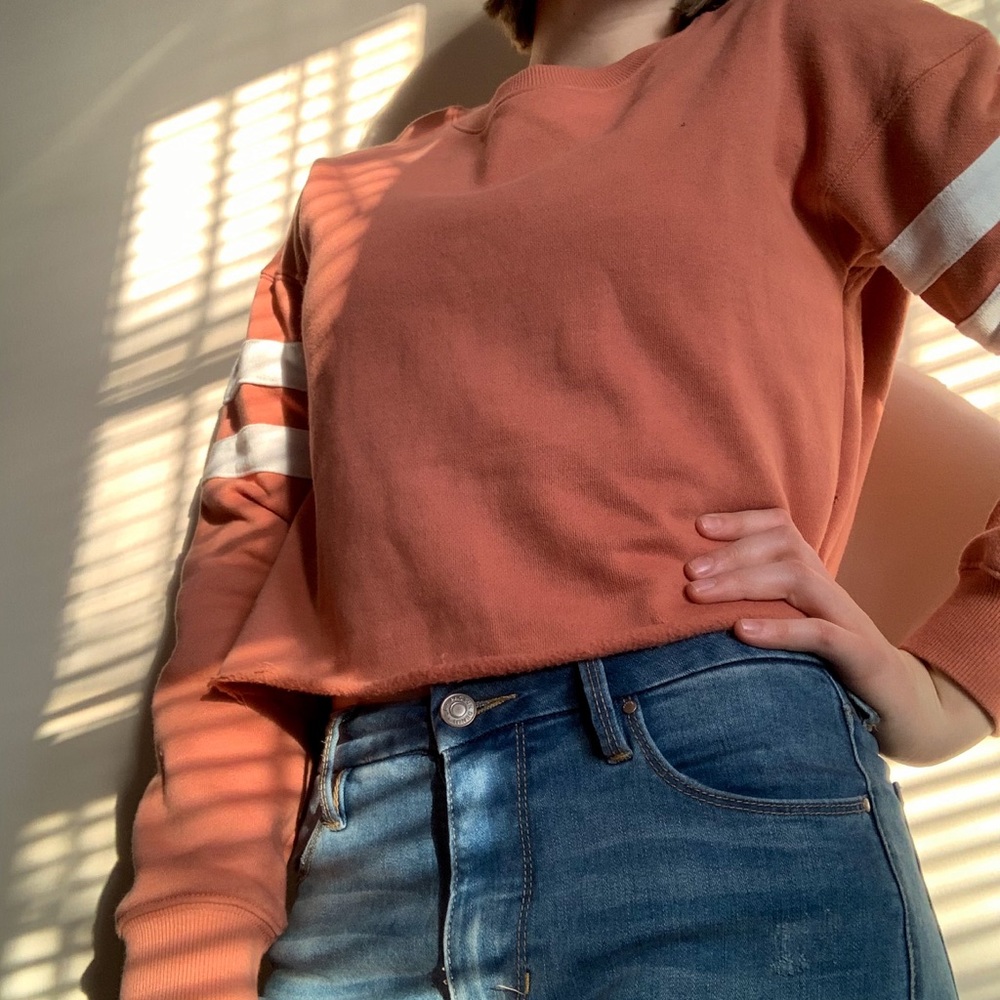 Cropped crew neck